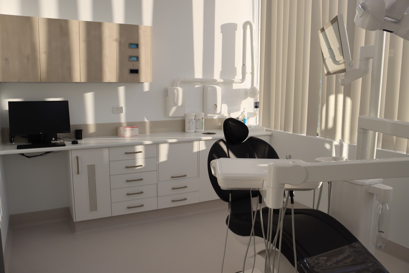 Modern treatment room with digital X-ray at FB Dental Yarrabilba